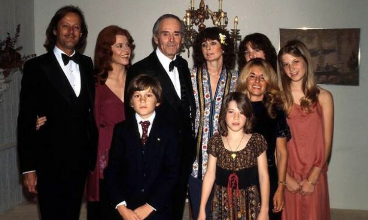 An old picture of the famous Fonda family. Justin Fonda is the little boy in the front.